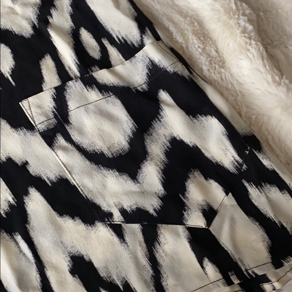 Lilu 100% Silk Blouse (Small) - Picture 2 of 6